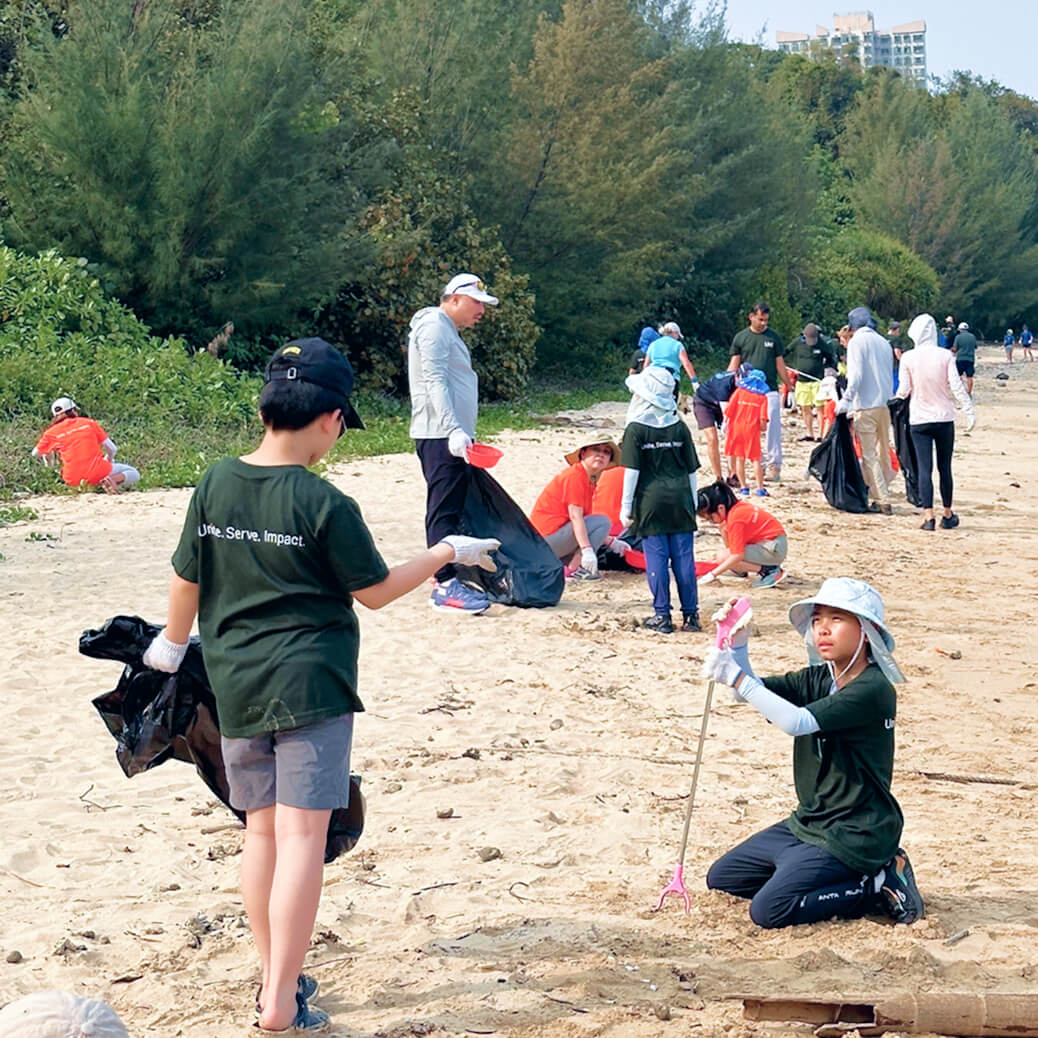 Hands-On Support,
Real Connections 