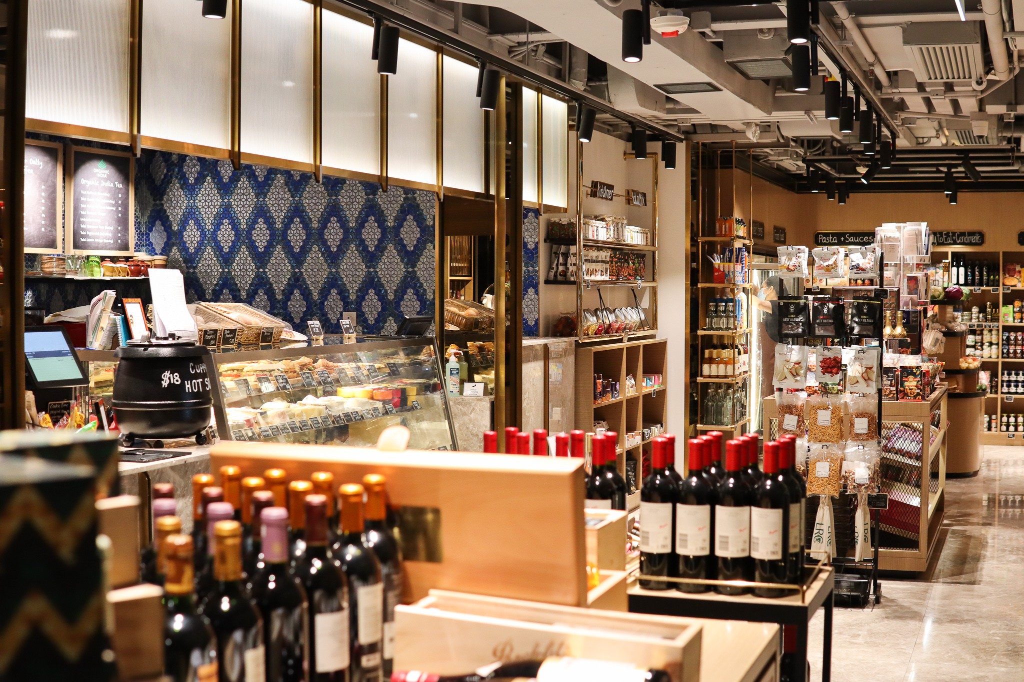 Gourmet 10 wine and delicatessen opened.