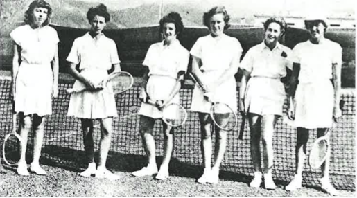 The LRC Team celebrated victory after winning the Ladies' B Title against Club de Recreio.